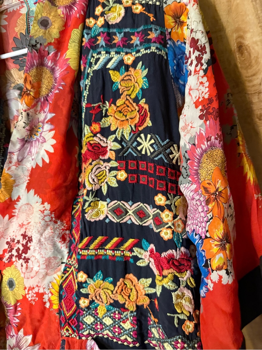 Johnny Was Mishka Rose
Embroidery Silk Kimono Jacket $288 Retail - Picture 13 of 14